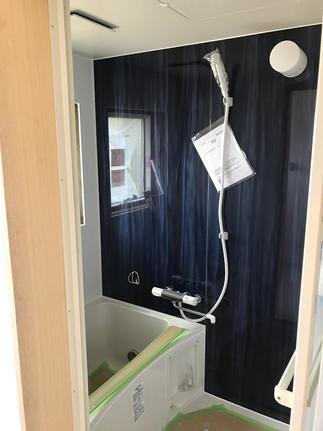 タイル張りの寒い浴室を、高断熱のユニットバスへ。