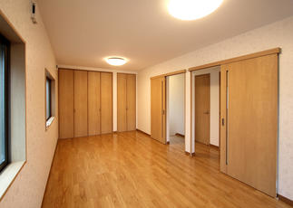 お子様世帯の寝室は機能的にリフォーム。