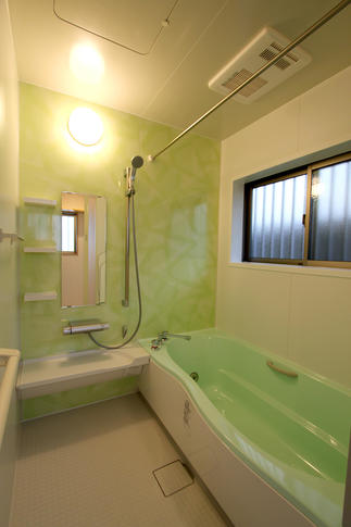 清潔感あるユニットバス♪お風呂掃除も楽チンに。