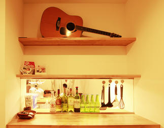 玄関から入るとご家族がお出迎え