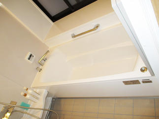 埋め込み型だった浴室をユニットバスへ