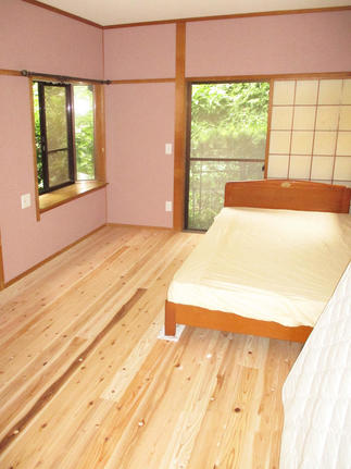 杉無垢材の素足に気持ちの良い床へ