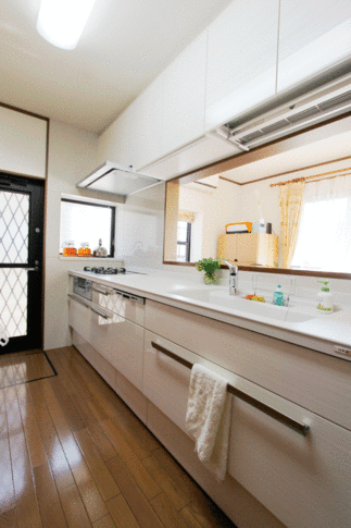 セラミックトップの高機能キッチン