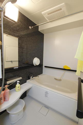 ゆっくりとつかれる浴室