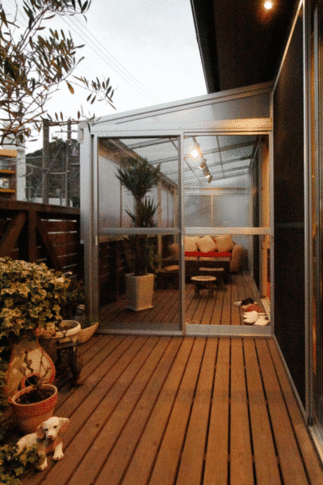 家と外をつなぐテラススペース