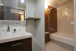 既存の浴室よりも大きいものをいれました