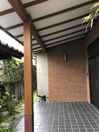 玄関軒裏もきれいに