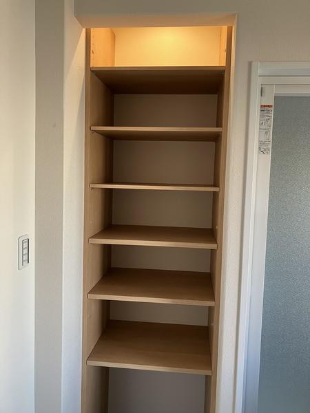 奥行もある収納可動棚