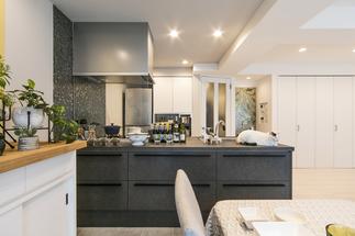 LIXILリシェルキッチンとモザイクガラスタイル