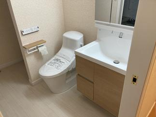 洗面室兼トイレ