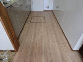 床ﾌﾛｰﾘﾝｸﾞ上貼り工事　着工後