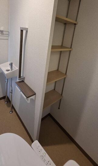 ﾃﾞｯﾄｽﾍﾟｰｽに可動棚を設置しました。