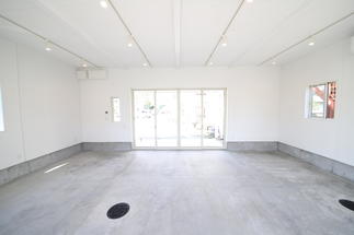 開放的な店舗入り口