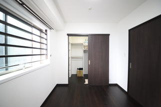 6帖和室（押入付）を、ウォークインクローゼット付の洋室へ