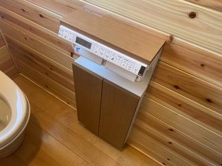 スッキリ収納も兼ねたペーパーホルダー♪