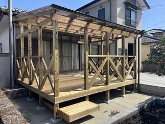 大工さんによる木造テラス造作