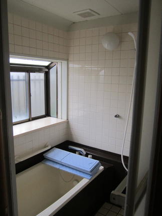 お風呂　施工前です