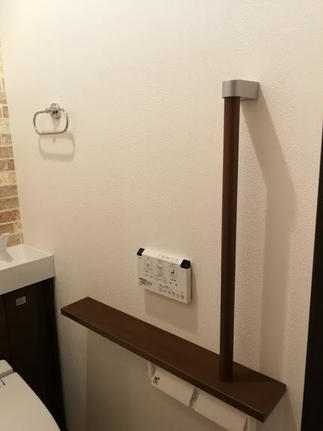 手すり付　紙巻き器