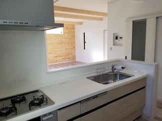 ペニンシュラ型　システムキッチン