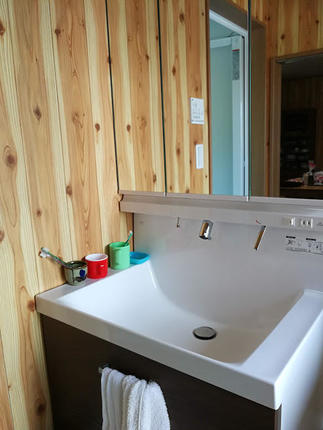 LIXIL　洗面化粧台『ピアラ』