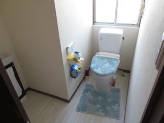 子供も一人で行ける明るいトイレ