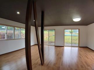 広々とした開放的な空間へ