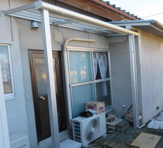 アルミポーチテラスを設置しました。