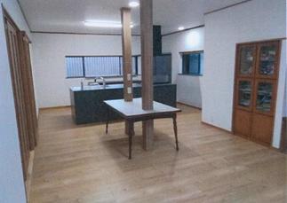 台所と居間の独立した空間を家族みんなで過ごせる広々LDKに♪