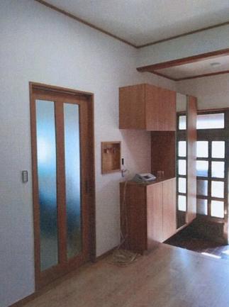 たくさん入るシューズボックス、鍵コーナーも作ったり明るい空間へ