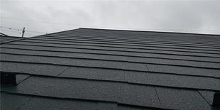 屋根を雨や紫外線から守る　屋根材塗装