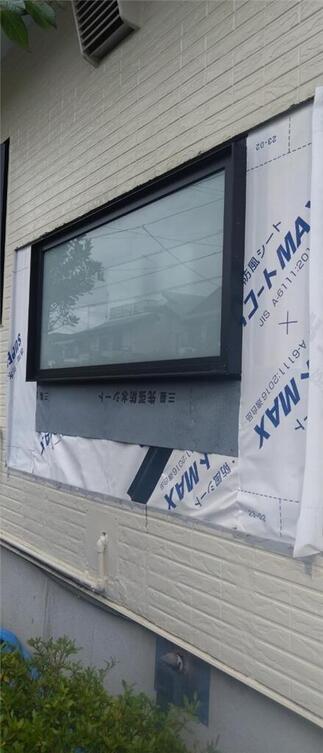 浴室窓　施工中