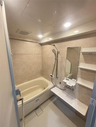 断熱でヒートショック対策。冷たさを解消した浴室へ〈浴室〉