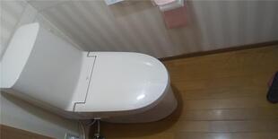 お掃除のしやすいフチレストイレにリフォーム〈トイレ〉