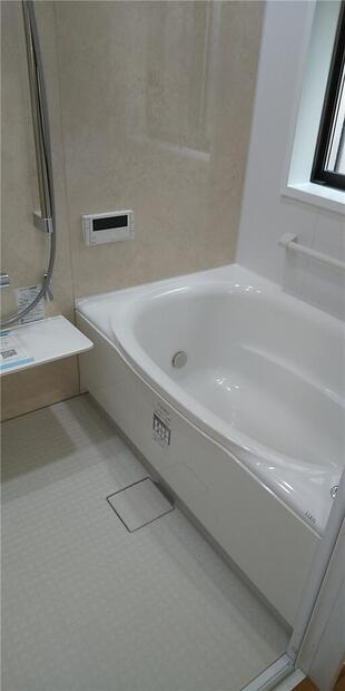 ヒートショックも抑制！寒すぎるお風呂を快適空間にリフォーム〈浴室〉