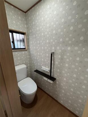 節水・節電・お手入れ簡単！明るさと清潔感のあるトイレにリフォーム〈トイレ〉