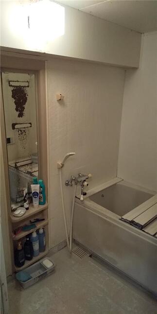 浴室　Before