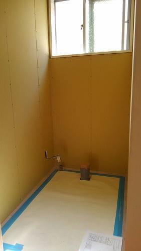 和式から洋式に改装中