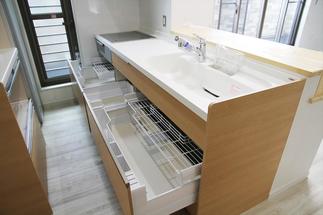 収納たっぷりのキッチンでしょ。