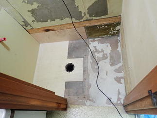 既存の和式便器を壊して