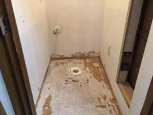 ウォシュレットからの水と