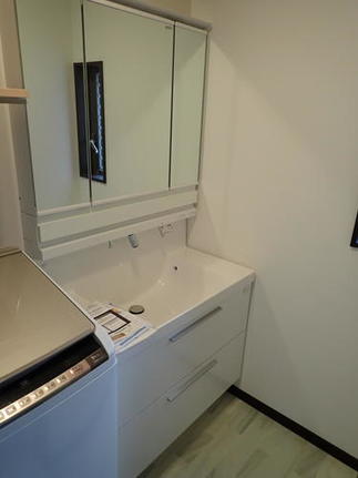 新しい化粧台本体は