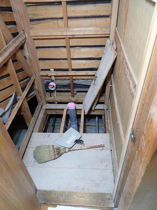 タイルが出っ張っている分を壊して