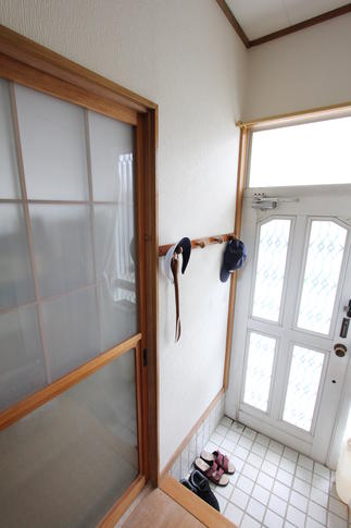 玄関内部before
