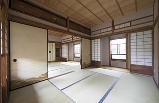 昔ながらの広々としたお座敷を再現しました