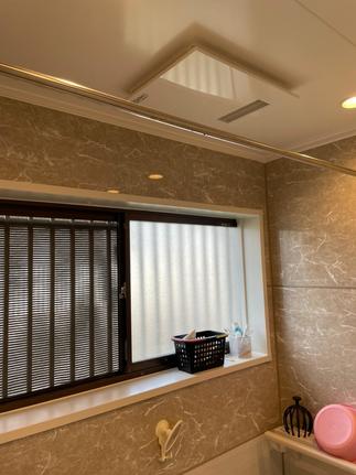 壁も照明も変更して快適空間に