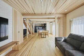 リビングアップ階段で家族がつながるLDK