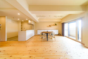 木の温もりあふれるマンションリノベーション