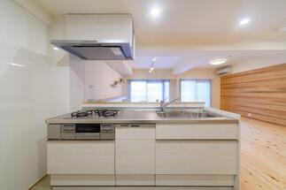 明るく開放的なキッチンへ