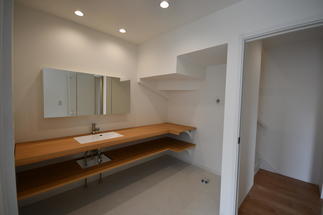 使い道豊富な広々造作洗面