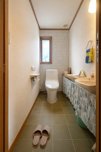 ２階トイレ【アメージュシャワートイレ リトイレ】